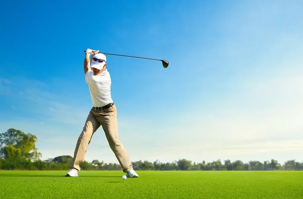 A golfer at Country Golf